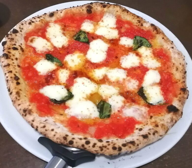 実際に食べに行ったPiazzaのマルゲリータモッツアレラ