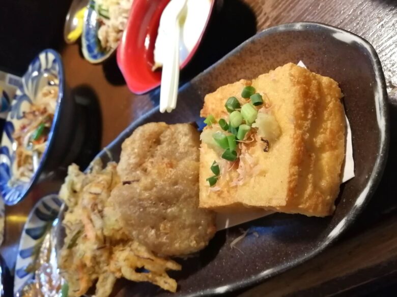 沖縄料理の天ぷら盛り合わせ
