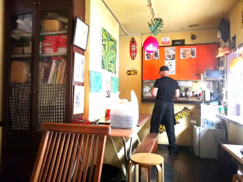 Cafe Bali Campurの店内の風景
